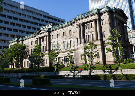 Tokyo, Japon. 29 juillet, 2016. Une vue générale de la Banque du Japon le 29 juillet 2016, Tokyo, Japon. Le Nikkei 225 Stock Average fermé 0,56  % ou 92,43 points à 16 569,27 la récupération des pertes subies après réaction négative à la Banque du Japon est plus faible que prévu de relance. Credit : Rodrigo Reyes Marin/AFLO/Alamy Live News Banque D'Images