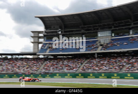 Hockenheim, Allemagne. 29 juillet, 2016. L'allemand Sebastian Vettel F1 de la Scuderia Ferrari en action au cours de la première formation gratuite à l'Hockenheimring à Hockenheim, Allemagne, 29 juillet 2016. Le Grand Prix d'Allemagne aura lieu le 31.07.2016. PHOTO : WOLFRAM KASTL/DPA/Alamy Live News Banque D'Images