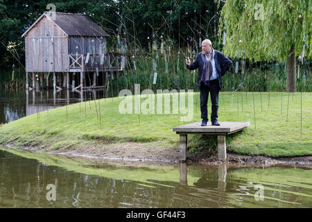 Edinburgh, Ecosse, Royaume-Uni. 29 juillet, 2016. Jupiter Artland a lancé son programme d'été dans le cadre du Festival d'art d'Édimbourg en 2016. Célèbre artiste français Christian Boltanski est présentée avec une nouvelle installation permanente, Animitas. Composés de centaines de cloches japonais placé sur une île de reproduire le plan de l'étoile le jour où l'artiste est né. Crédit : Richard Dyson/Alamy Live News Banque D'Images