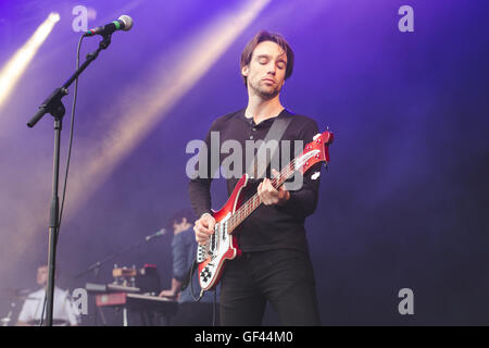 Matlock, au Royaume-Uni. 29 juillet, 2016. Rowan Bastable, Nathan Hill, Ryan Hill, Andy Hurst et Tom Wells de la musique pop, 'Kassassin Street', effectuer à YNOT Festival, Matlock, UK, 2016 Credit : Myles Wright/ZUMA/Alamy Fil Live News Banque D'Images