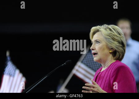 Philadelphia, PA, USA. 29 juillet, 2016. Candidat à la présidence démocrate Hillary Clinton, lors d'un 29 juillet, 2016 post-DNC rassemblement à l'Université Temple, à Philadelphie, Pennsylvanie. Credit : Bastiaan Slabbers/ZUMA/Alamy Fil Live News Banque D'Images