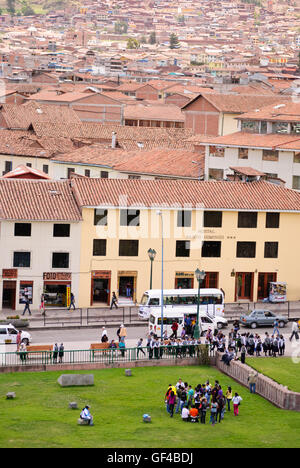 En face de l'église de Santo Domingo, Cuzco Banque D'Images