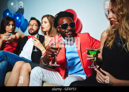 Young couple at party Banque D'Images