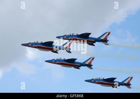 Patrouille de France l'équipe de démonstration au cours de la Journée de la Force aérienne royale des Pays-Bas le 15 juin 2013 à Volkel, Pays-Bas. Banque D'Images