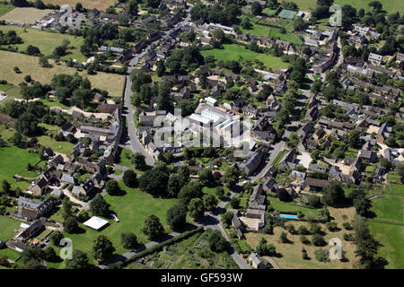 Vue aérienne du village de l'Oxfordshire, UK Kingham Banque D'Images