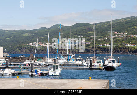 Port de plaisance de Lajes do Pico dans l'île de Pico, Açores Banque D'Images