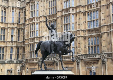 Le roi Richard I (le lion), les Maisons du Parlement, Londres, Angleterre, Grande-Bretagne, Royaume-Uni, UK, Europe Banque D'Images