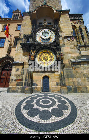 L'Orloj ou horloge astronomique de la vieille ville Hôtel de Ville, à la place de la Vieille Ville à Prague, République Tchèque Banque D'Images