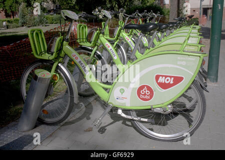 Location de bicyclettes à Ferenc ter dans le district IX Banque D'Images