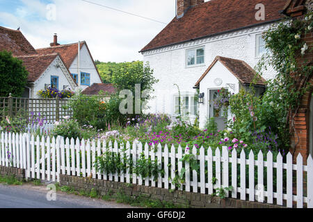 Chalet dans le village de Skirmett. Buckinghamshire, Angleterre Banque D'Images