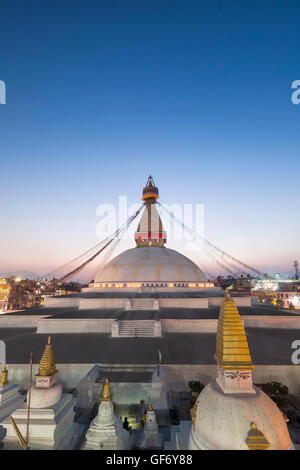 Coucher de soleil au stupa de Boudhanath, Katmandou, Népal Banque D'Images