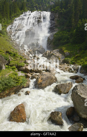 Grawa cascade dans la vallée de Stubai, dans le Tyrol, Autriche, Europe Banque D'Images