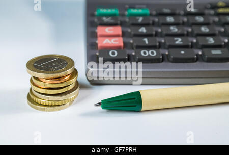 La vie pour toujours accueil budget avec calculatrice. Banque D'Images