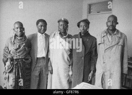 Tom Mboya (en costume), organisateur de la Conférence des peuples africains Banque D'Images