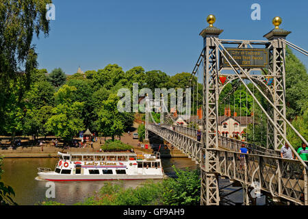 Queen's Park, pont et rivière Dee à Chester, ville du comté de Cheshire, Angleterre. UK Banque D'Images