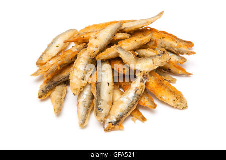 Anchois friture battues (Sprattus sprattus) isolated on a white background studio. Banque D'Images