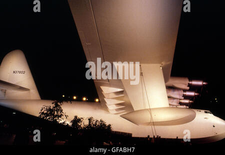 L'avion Spruce Goose exposé à long Beach, CA, États-Unis. Dans les années 1990, il a été déplacé en Oregon pour faire partie d'un nouveau musée organisé par Evergreen International Aviation. Banque D'Images