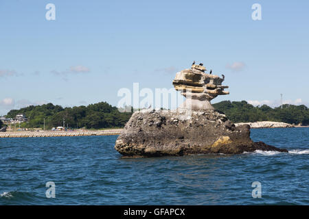 Une vue générale de Matsushima Bay vu à partir d'un bateau dans le cadre de la ''1000km relais à Tokyo 2016'' dans l'événement de promotion de Matsushima le 30 juillet 2016, Miyagi, au Japon. Il y a environ 260 petites îles dans la baie, dont le nom signifie Pine Islands. Au moment de la Mars 2011 tremblement de terre et tsunami les îles a servi comme un obstacle naturel d'affaiblir l'impact du tsunami sur la ville côtière. Matsushima est l'un des endroits les plus populaires à visiter pour les touristes dans la région. © Rodrigo Reyes Marin/AFLO/Alamy Live News Banque D'Images