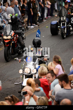 Berwick-on-Tweed, Northumberland, Angleterre. 30 juillet 2016. Les membres du Royal British Légions Riders participant à la King's Own Scottish Borderers Minden association Day Parade à Berwick upon Tweed, célébré comme la plus propice à leurs honneurs de bataille. Les anciens combattants de la Seconde Guerre mondiale aux anciens combattants des conflits récents ont défilé. Crédit : Jim Gibson/Alamy Live News Banque D'Images