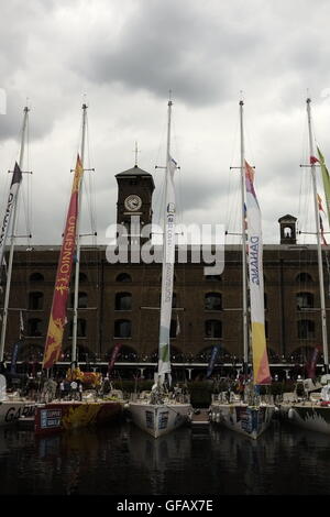 Londres, Royaume-Uni. 30 juillet, 2016. Et l'équipage des bateaux prenant part à la biennale Clipper Round the World yacht race retour à St Kather Banque D'Images