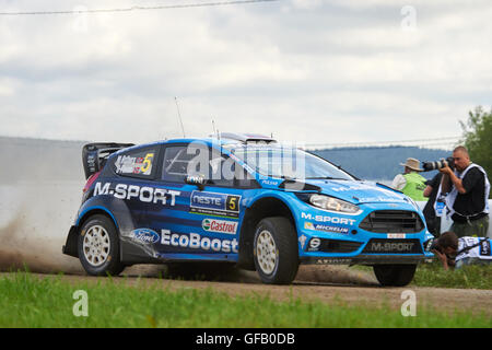 Jyväskylä, Finlande. 31 juillet, 2016. Mads Ostberg de la Norvège et de l'Ola Floene de Norvège en action au cours de la SS22 du Neste Rally Finland 2016 dans leur Ford Fiesta RS WRC de l'équipe M-Sport World Rally Team le 31 juillet 2016 à Jyväskylä, Finlande Crédit : Markku Heikkilä/Alamy Live News Banque D'Images