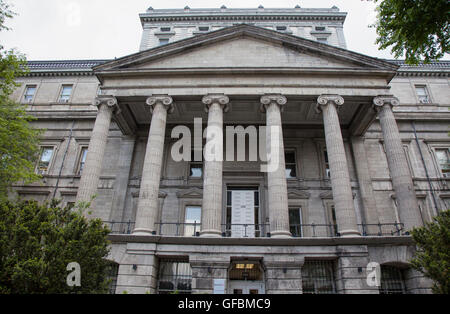 Montréal - le 27 mai 2016 : le "Vieux Palais" inMontreal, inauguré en 1856, est un bon exemple de l'architecture néo-classique. Banque D'Images