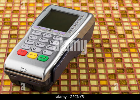 Paiement POS terminal gprs mobile sur table Banque D'Images