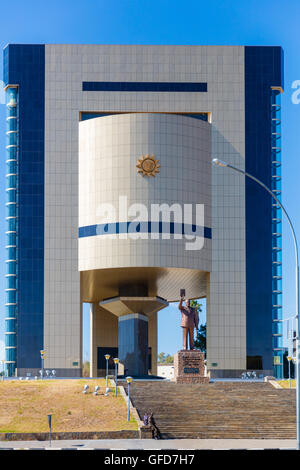 L'indépendance Memorial Museum est situé sur une colline à Windhoek en vue de la capitale de la Namibie Banque D'Images