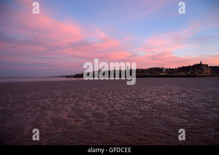 Coucher du soleil à West Sands, St Andrews, Fife, Scotland Banque D'Images