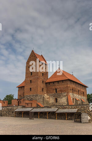 Cour de la brique rouge Château Trakai en Lituanie Banque D'Images