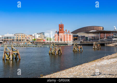 Le Pier Head dans le quartier des docks réaménagés de Cardiff Bay, South Glamorgan, Pays de Galles, Royaume-Uni Banque D'Images