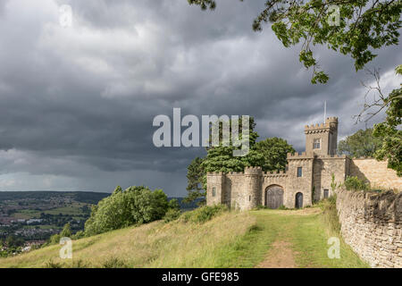 La folie local connu sous le nom de Rodborough Fort ou Fort George sur Rodborough Common, Stroud, Gloucestershire, England, UK Banque D'Images