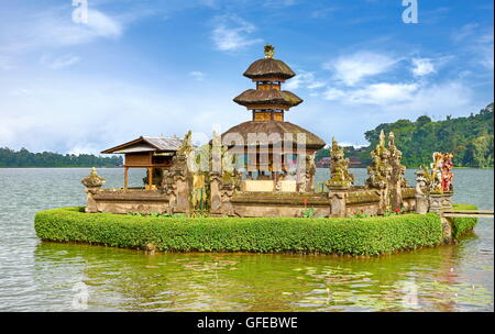 Pura Ulun Danu Temple sur le lac Bratan, Bali, Indonésie Banque D'Images