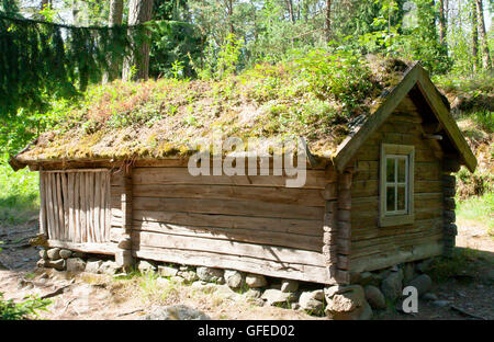 Maison rustique en bois, dans le musée de l'île de Seurasaari, Helsinki, Finlande Banque D'Images