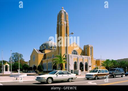 Nicholas Greek Orthodox Cathedral sur N. Pinellas Avenue dans la ville de Tarpon Springs, Floride, États-Unis, côte du Golfe Banque D'Images