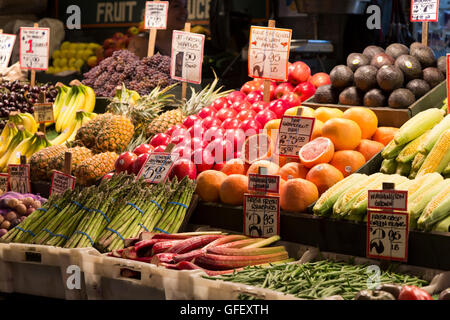 Seattle, Washington : une variété de produits frais à la vente à Pike Place Market. Banque D'Images