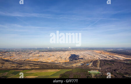 Vue aérienne, l'exploitation à ciel ouvert de lignite Niederzier, ciel bleu, Rhénanie, Rhénanie du Nord-Westphalie, Allemagne, Europe, vue aérienne, les oiseaux-lunettes Banque D'Images