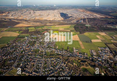 Vue aérienne, l'exploitation à ciel ouvert de lignite Niederzier, ciel bleu, Rhénanie, Rhénanie du Nord-Westphalie, Allemagne, Europe, vue aérienne, les oiseaux-lunettes Banque D'Images