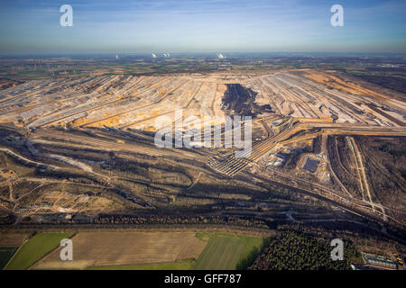 Vue aérienne, l'exploitation à ciel ouvert de lignite Niederzier, ciel bleu, Rhénanie, Rhénanie du Nord-Westphalie, Allemagne, Europe, vue aérienne, les oiseaux-lunettes Banque D'Images