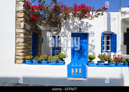 Le village de Chora sur l'île de Folegandros, Grèce. Banque D'Images