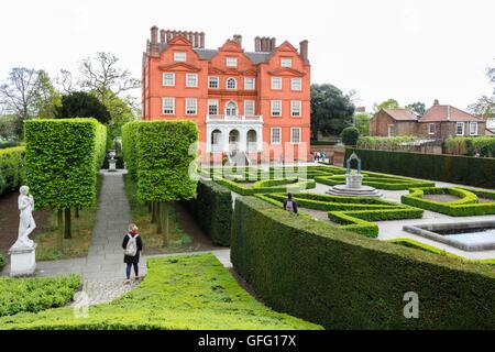 Kew Palace et Queens Garden de Kew Botanic Gardens, London, UK Banque D'Images