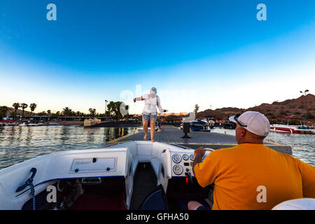 Une croisière sur le lac de nuit Katherine Mojave Landing Arizona Banque D'Images