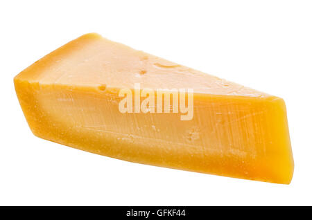 Seul segment jaune frais savoureux gros morceau de fromage parm est isolé sur fond blanc, Close up Banque D'Images