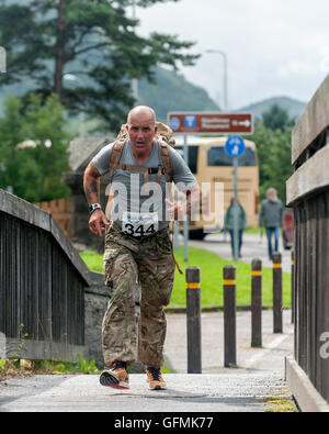 L'Écosse, au Royaume-Uni. 31 juillet, 2016. Les concurrents profiter de la route touristique de Fort William daujourdhui Marathon avec une combinaison de forêt, montagne, chemin du canal et des itinéraires. Credit : Kenny Ferguson/Alamy Live News Banque D'Images