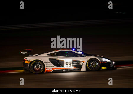 Spa Francorchamps, France. 31 juillet, 2016. 24 Heures de Spa endurance. # 58 59 GARAGE (GBR) MCLAREN 650S GT3 ROB BELL (GBR) VENIR LEDOGAR (FRA) SHANE VAN GISBERGEN (NZL) Credit : Action Plus Sport/Alamy Live News Banque D'Images