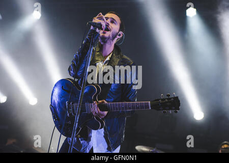 29 juillet 2016 - Tom Smith, Russell Leetch, Ed Lay, Justin, Denise Lavallée et Elliott Williams de le groupe britannique, éditeurs, effectuer à YNOT Festival, Matlock, UK, 2016 (Crédit Image : © Myles Wright via Zuma sur le fil) Banque D'Images