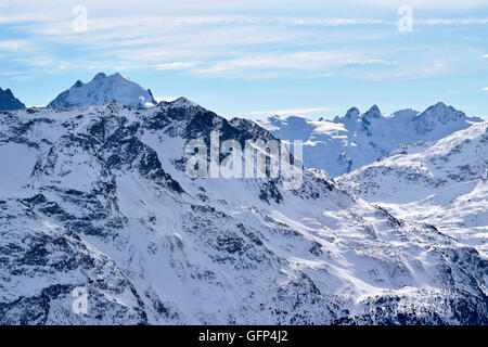 Les montagnes enneigées en Suisse, St.Moritz - Alpes Suisses Banque D'Images