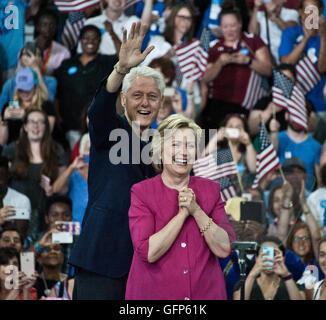 Philadelphia, PA, USA. 29 juillet, 2016. Hillary Clinton et Tim Kaine Campagne à McGonigle Hall à l'université Temple. Banque D'Images