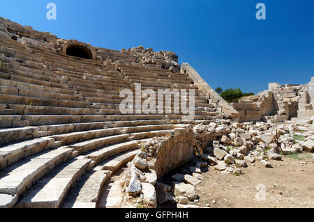 Vestiges de l'Amphithéâtre, ancienne ville lycienne de Patara, près de Kalkan, côte lycienne, près de Kas, Turquie, Asie. Banque D'Images