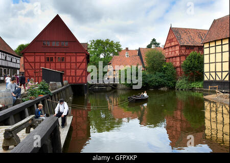 Vieux bateau ferry dans la vieille ville (Den Gamle By), Aarhus, Danemark Banque D'Images